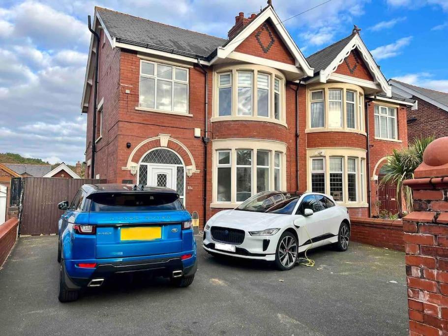 Hidden Gem W/ Parking Short Walk To Pleasure Beach Blackpool Exterior foto